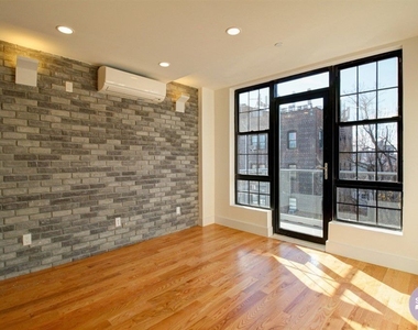 376 Franklin Ave  - Photo Thumbnail 2