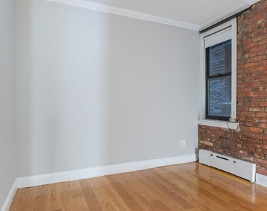 120 Christopher street - Photo Thumbnail 4