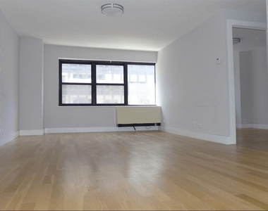 301 East 47th Street #11G - Photo Thumbnail 2