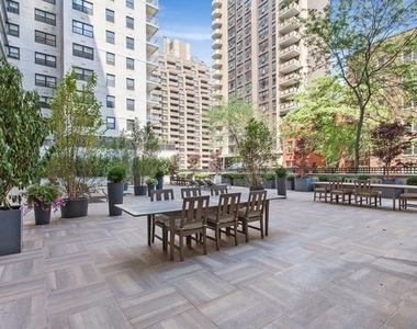 305 East 86th Street 5kw - Photo Thumbnail 11