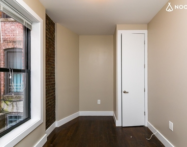 205 St James Pl - Photo Thumbnail 5