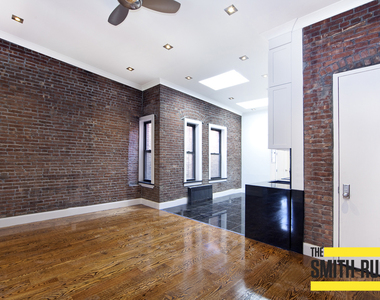 601 Hudson Street - Photo Thumbnail 4