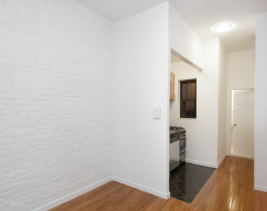 206 East 25th Street - Photo Thumbnail 1