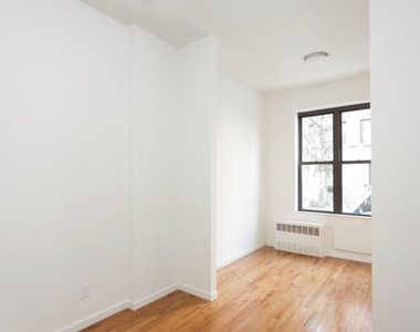 206 East 25th Street - Photo Thumbnail 4