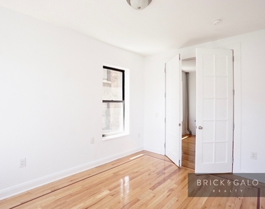 672 St Nicholas Pl - Photo Thumbnail 4