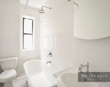 672 St Nicholas Pl - Photo Thumbnail 6