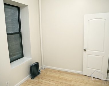 100 Lefferts Avenue - Photo Thumbnail 3