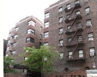 Gramercy Park South - Photo Thumbnail 12