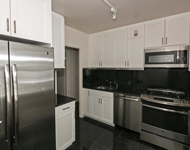 300 East 56th Street, 19j - Photo Thumbnail 3