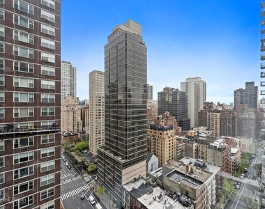 250 East 54th St - Photo Thumbnail 3