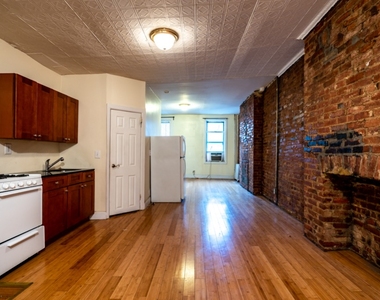 189 Bedford Ave, Brooklyn - Photo Thumbnail 0