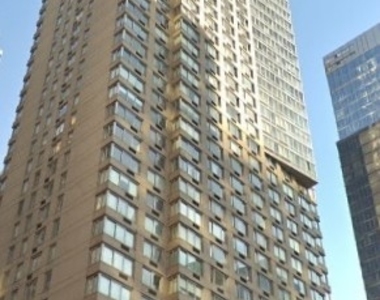 West 47th Street - Photo Thumbnail 0