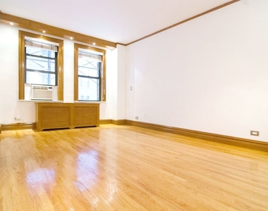 150 W 58 St Apt 3B - Photo Thumbnail 4