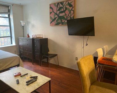 524 West 50th Street - Photo Thumbnail 8