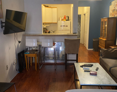 524 West 50th Street - Photo Thumbnail 9