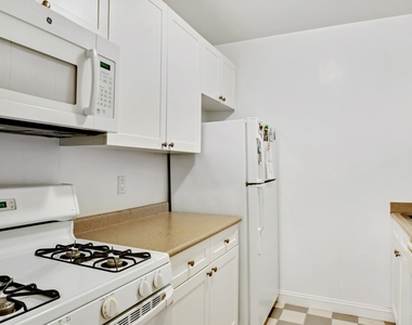 88 Greenwich St - Photo Thumbnail 5