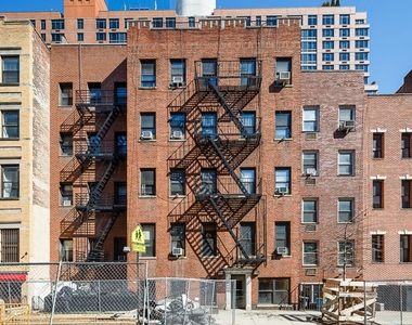 239 East 33rd Street - Photo Thumbnail 11