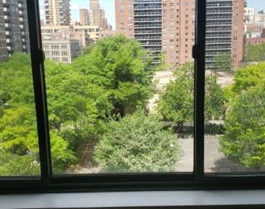 49 West 96th Street - Photo Thumbnail 2