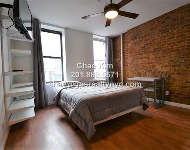 143 East 30th Street - Photo Thumbnail 0