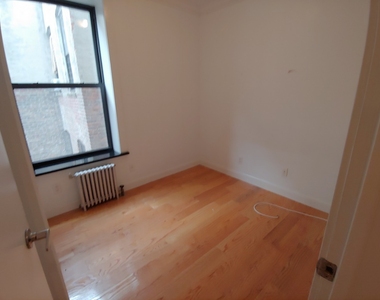 446 West 164th Street - Photo Thumbnail 3