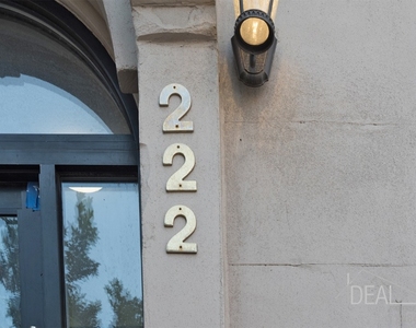 222 Monroe Street - Photo Thumbnail 11