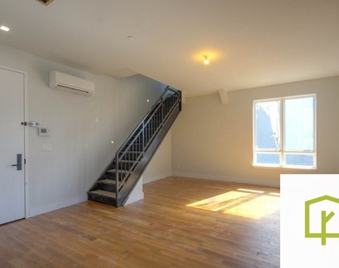 852 Metropolitan Ave - Photo Thumbnail 4