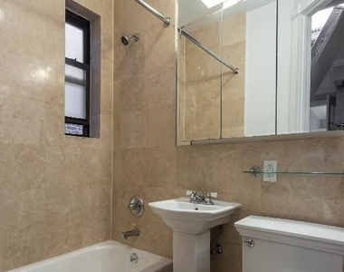 KIPS BAY unit with PRIVATE outdoor space! - Photo Thumbnail 3