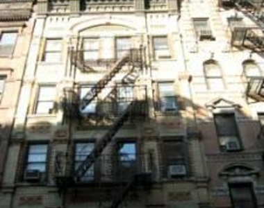 East 82nd Street - Photo Thumbnail 3