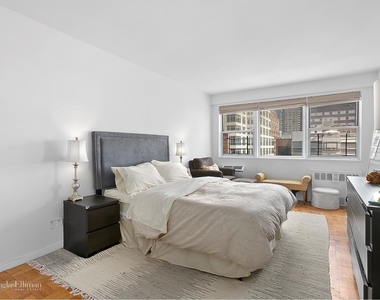 404 East 66th St - Photo Thumbnail 1