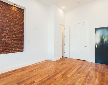 210 Wyckoff Ave - Photo Thumbnail 10