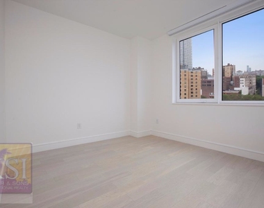 1399 Park Avenue - Photo Thumbnail 6