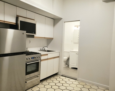 220East 81st Street - Photo Thumbnail 1