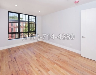 670 Halsey St - Photo Thumbnail 7