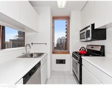 235 East 40th St - Photo Thumbnail 4