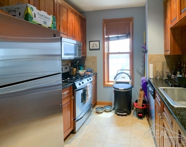 145 Prospeck Park west - Photo Thumbnail 4