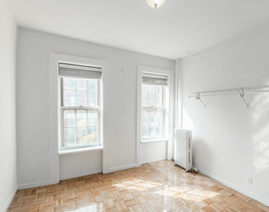 241 West 13th Street - Photo Thumbnail 7