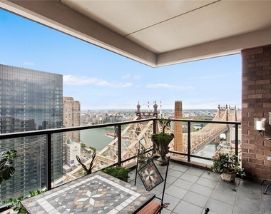 425 East 58th St - Photo Thumbnail 5