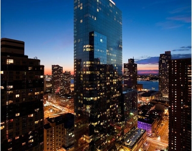 460 West 42nd St - Photo Thumbnail 7