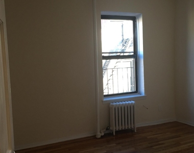 247 West 21st Street - Photo Thumbnail 4