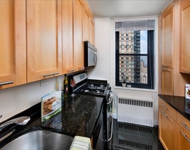 303 EAST 83RD STREET - Photo Thumbnail 6