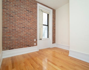 209 W 107th Street - Photo Thumbnail 4