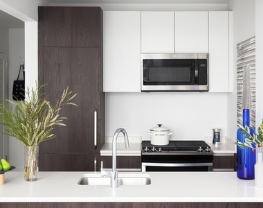 28-30 Jackson Avenue - Photo Thumbnail 2