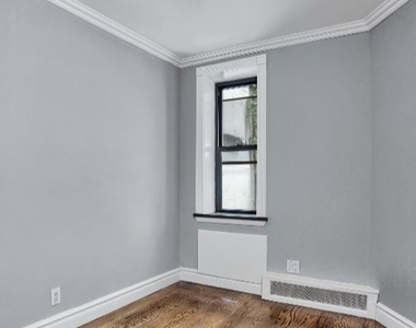 209 East 25th street - Photo Thumbnail 4