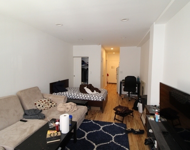 207 East 37th Street - Photo Thumbnail 0