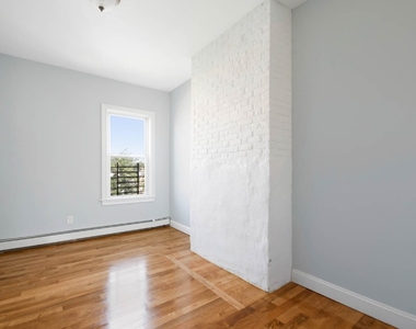 1108 Madison St #1 - Photo Thumbnail 7