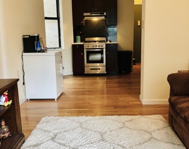 24-35 Steinway Street - Photo Thumbnail 1