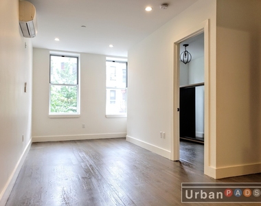 824 St Johns Pl - Photo Thumbnail 3