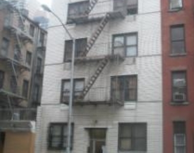 East 61st Street - Photo Thumbnail 5