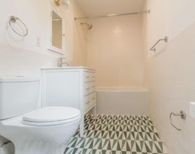 Williamsburg Entire Home Cashback Rental - Photo Thumbnail 8