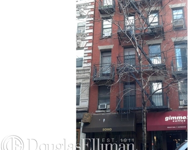 228 Mott St - Photo Thumbnail 5